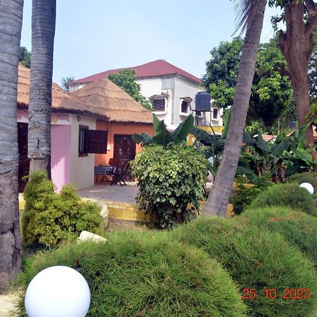 Easy Time Lodge Kololi Luaran gambar