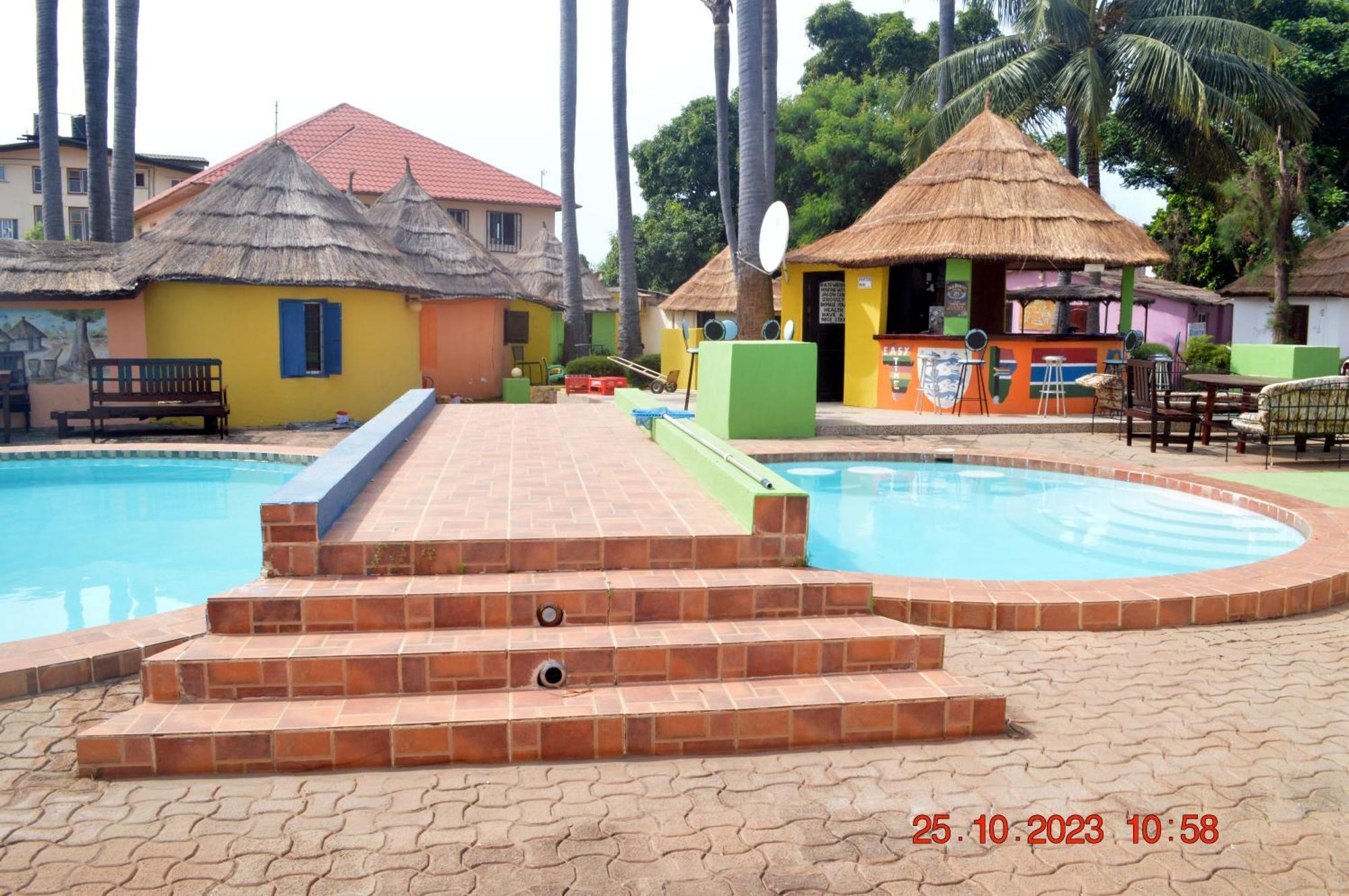 Easy Time Lodge Kololi Luaran gambar
