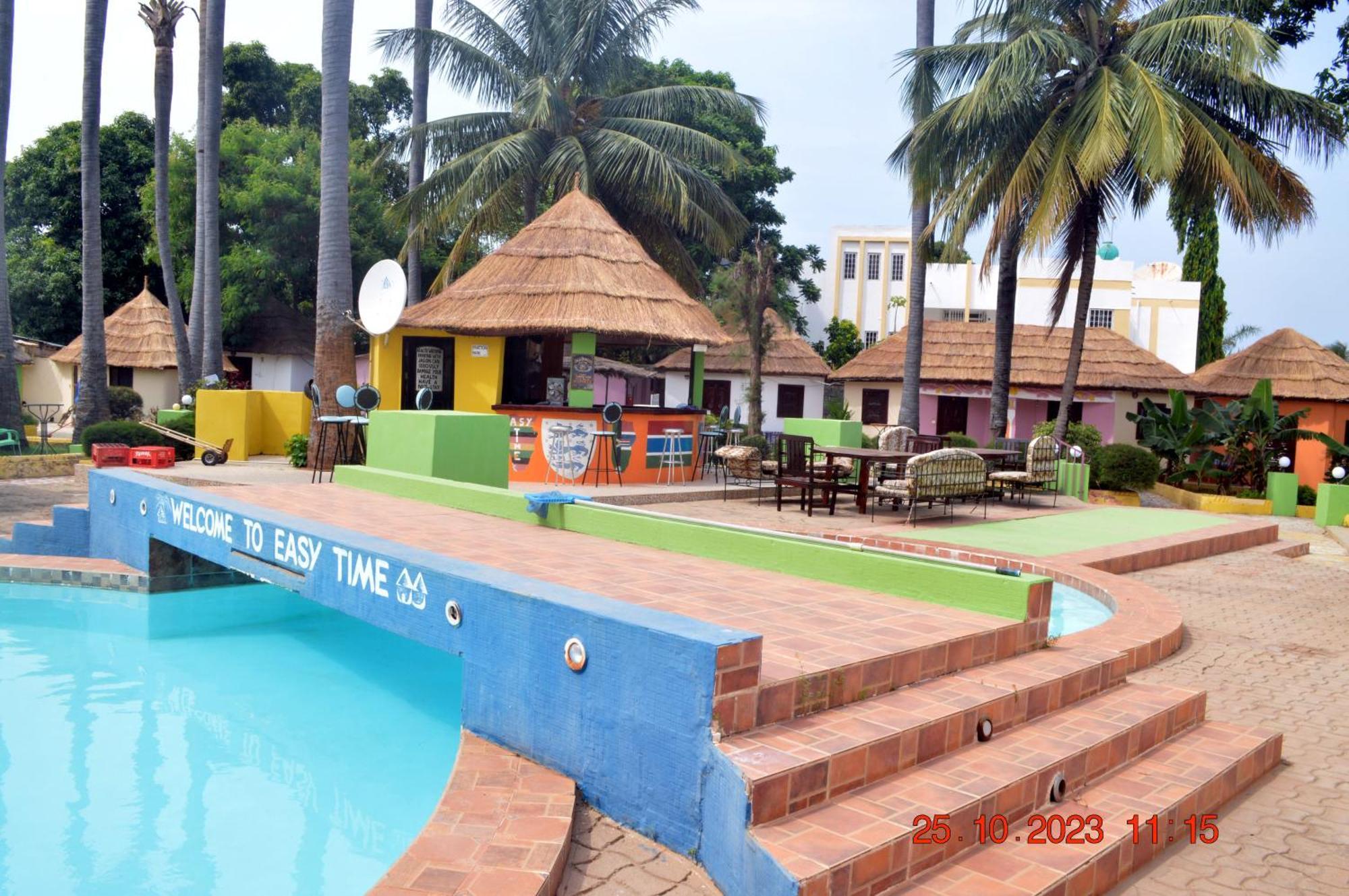 Easy Time Lodge Kololi Luaran gambar